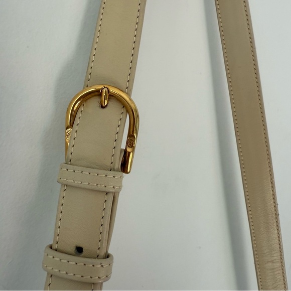 Vintage Gucci cream beige leather shoulder bag with gold GG turnlock closure - Picture 8 of 16